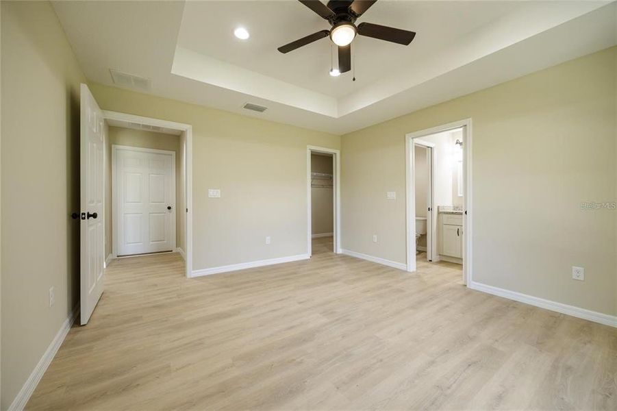 Spacious, unfurnished interior of a new home in , Williston (Image 36).