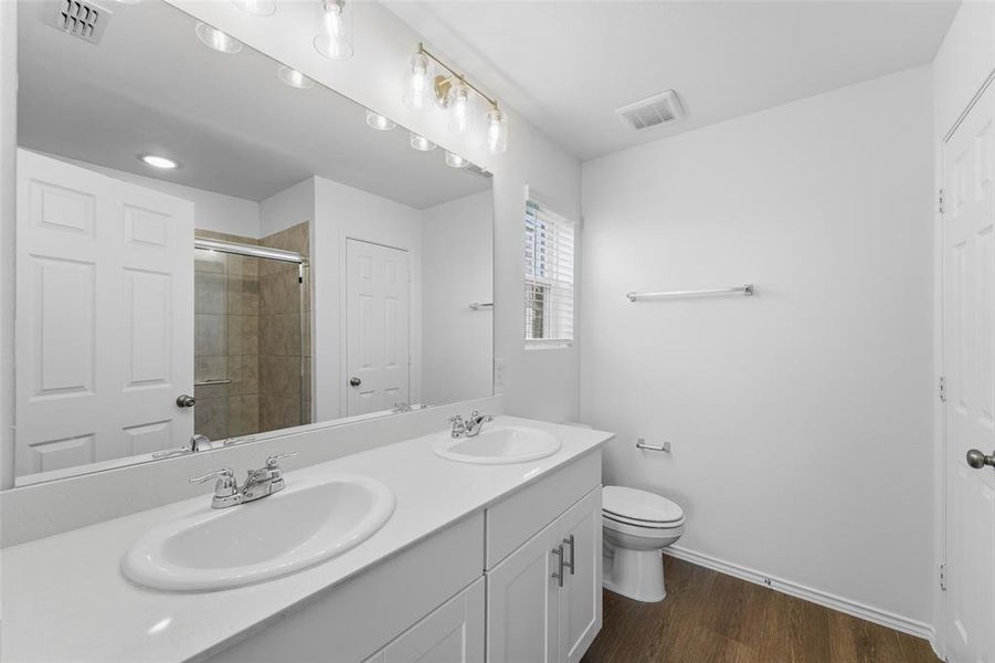 Furnished interior view inside a new home in Arbordale, Forney (Image 10).