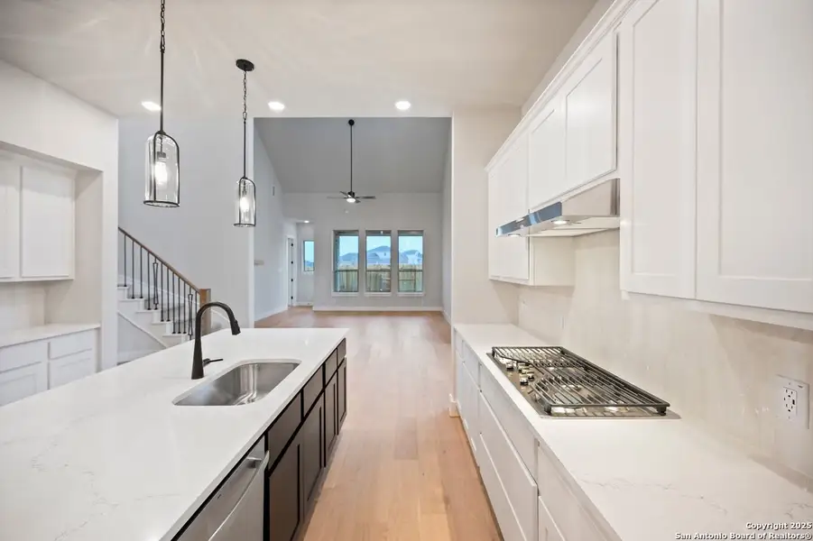 Furnished interior view inside a new home in Homestead, Schertz (Image 7).