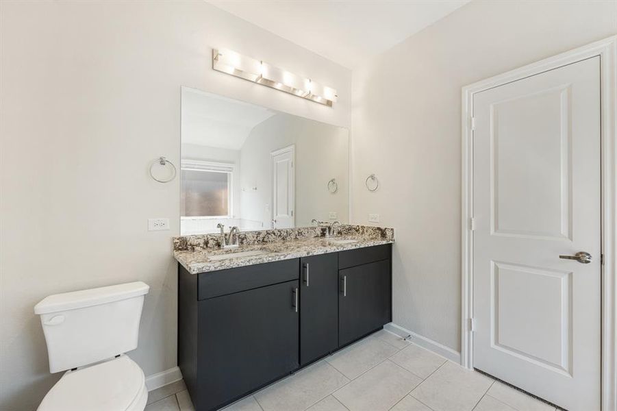 Furnished interior view inside a new home in Eagle Glen Elements, Alvarado (Image 16).