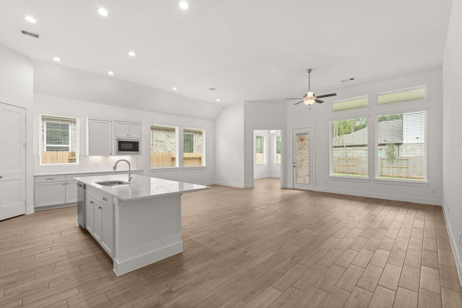 Spacious, unfurnished interior of a new home in The Woodlands Hills, Willis (Image 16).