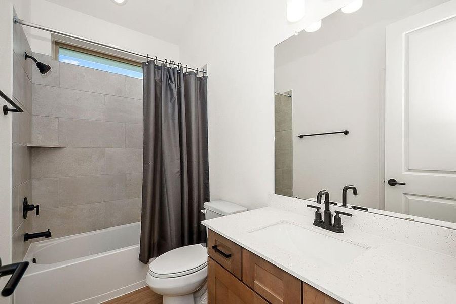 Large secondary bathroom Large secondary bathroom