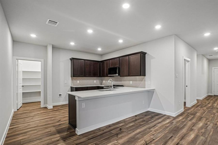 Furnished interior view inside a new home in Middlefield Village, Dallas (Image 13).