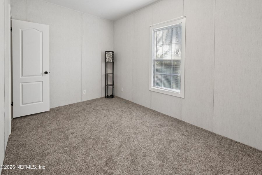 Spacious, unfurnished interior of a new home in , Gainesville (Image 14).