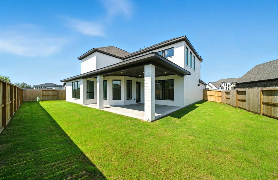 Exterior details of a home in Towne Lake 70’, Houston (Image 11).