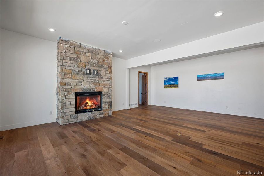 Spacious, unfurnished interior of a new home in , Sedalia (Image 27).