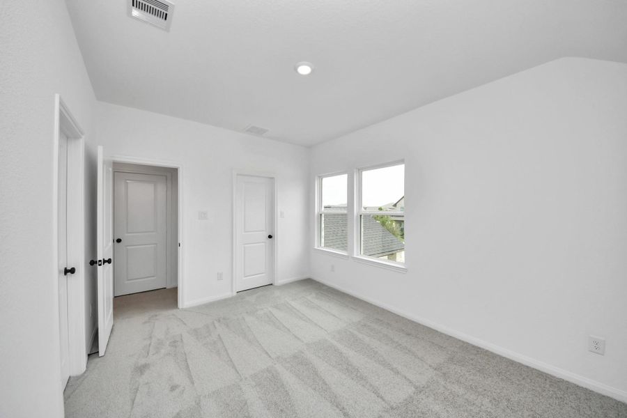 Spacious, unfurnished interior of a new home in 45' Traditional Homes at Elyson, Katy (Image 16).