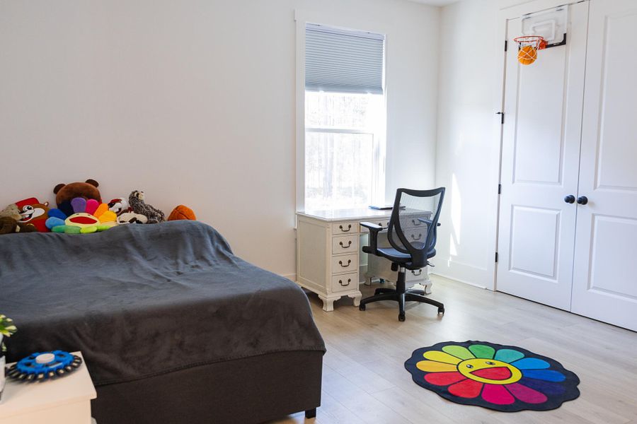 Furnished interior view inside a new home in , Ravenel (Image 60).