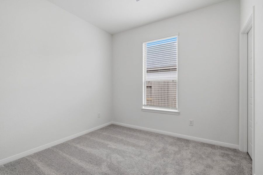 Spacious, unfurnished interior of a new home in Glendale Lakes North, Arcola (Image 20).