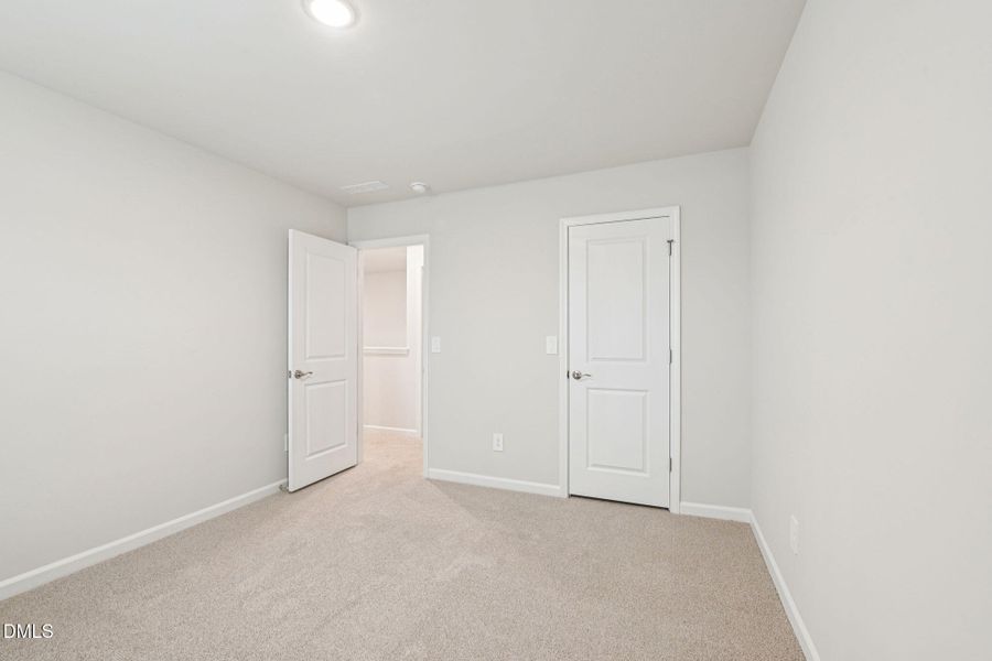 33-web-or-mls-Raleigh - Oak Manor - 137