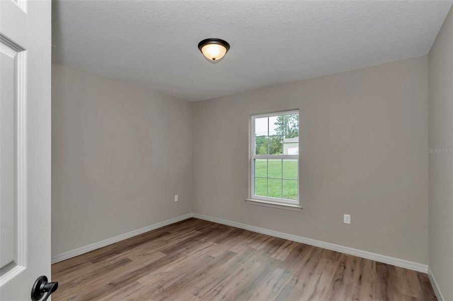 Spacious, unfurnished interior of a new home in , Ocala (Image 5).