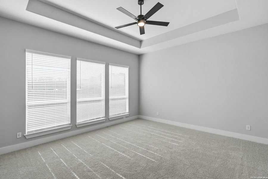 Spacious, unfurnished interior of a new home in Potranco Oaks, Castroville (Image 36).