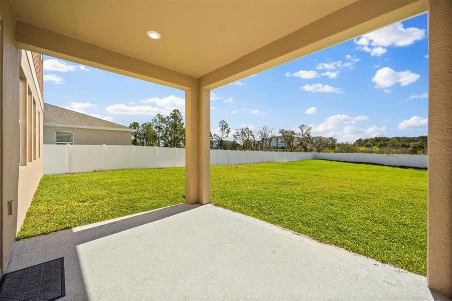 Spacious, unfurnished interior of a new home in , Winter Garden (Image 18).