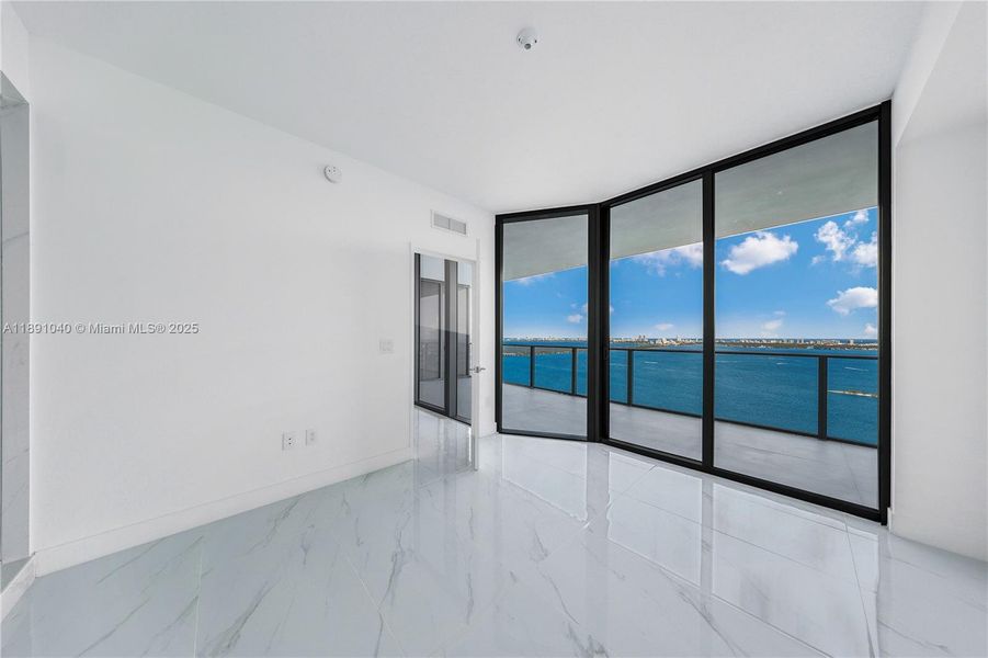 Spacious, unfurnished interior of a new home in , Miami (Image 8).