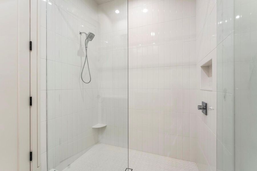 Image 33 of a home in .