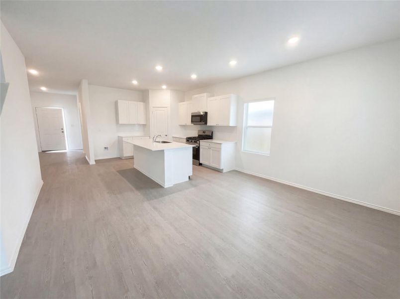 Spacious, unfurnished interior of a new home in Cotton Brook, Hutto (Image 22).