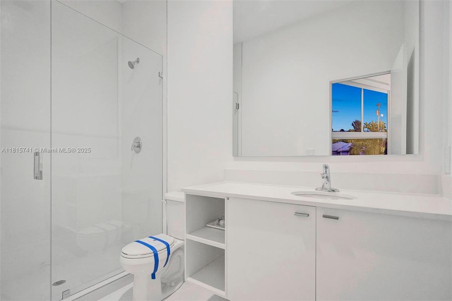 Furnished interior view inside a new home in , Fort Lauderdale (Image 5).