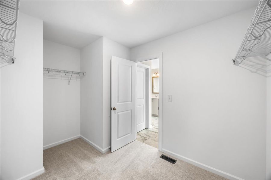 Spacious, unfurnished interior of a new home in Forrest Bluff, North Augusta (Image 30).