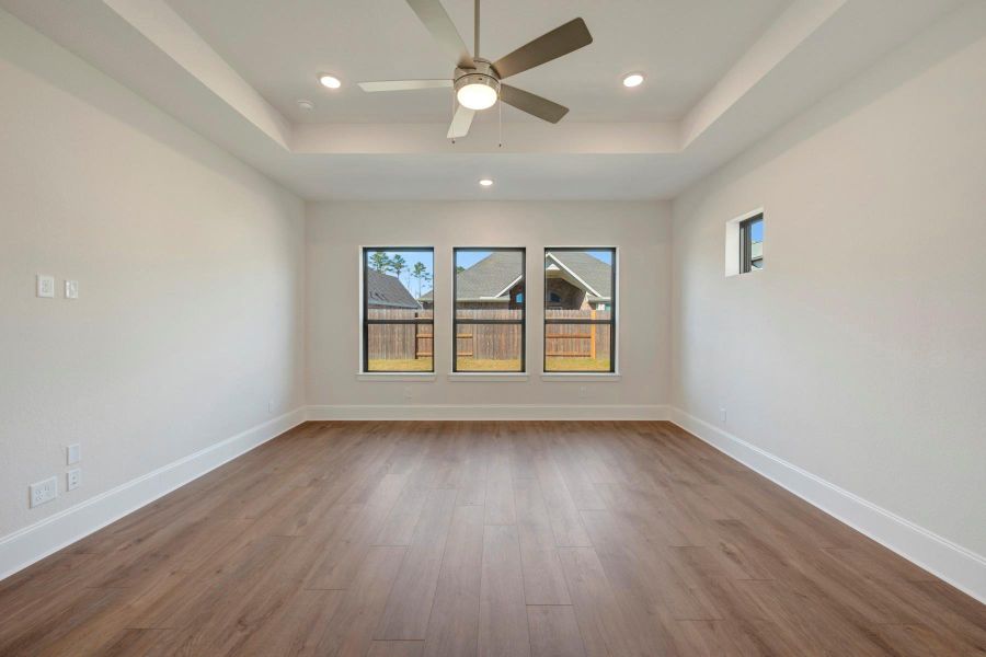 Spacious, unfurnished interior of a new home in The Meadows at Imperial Oaks, Conroe (Image 30).