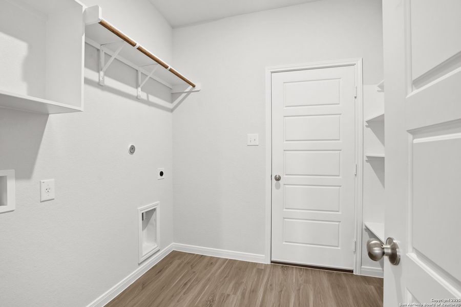 Spacious, unfurnished interior of a new home in Katzer Ranch, Converse (Image 24).