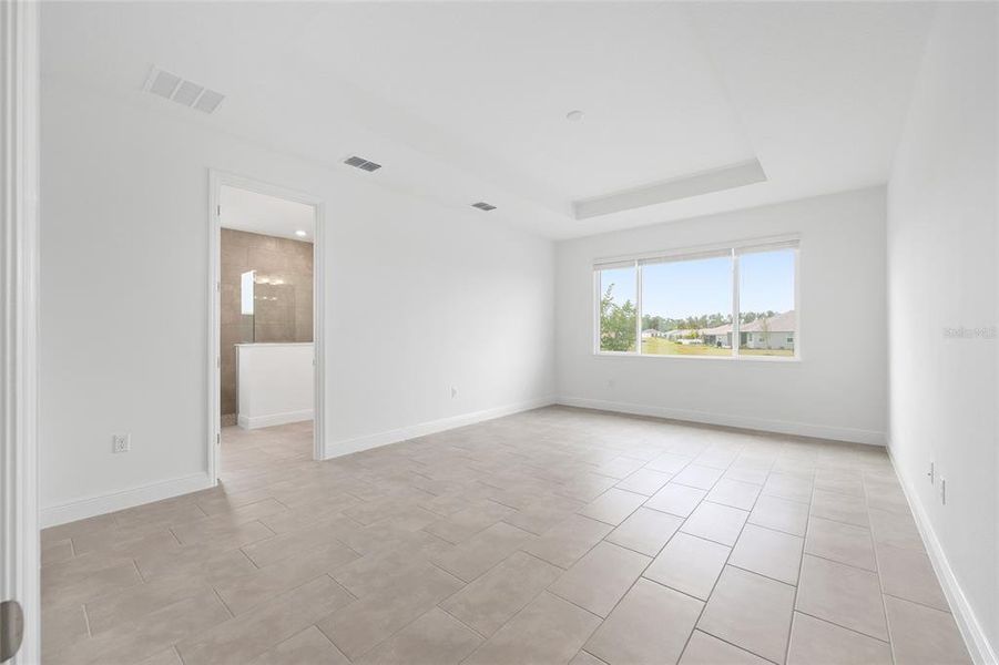 Spacious, unfurnished interior of a new home in , Ocala (Image 28).