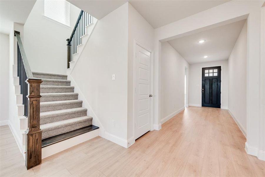 Spacious, unfurnished interior of a new home in Wildflower Ranch, Justin (Image 19).