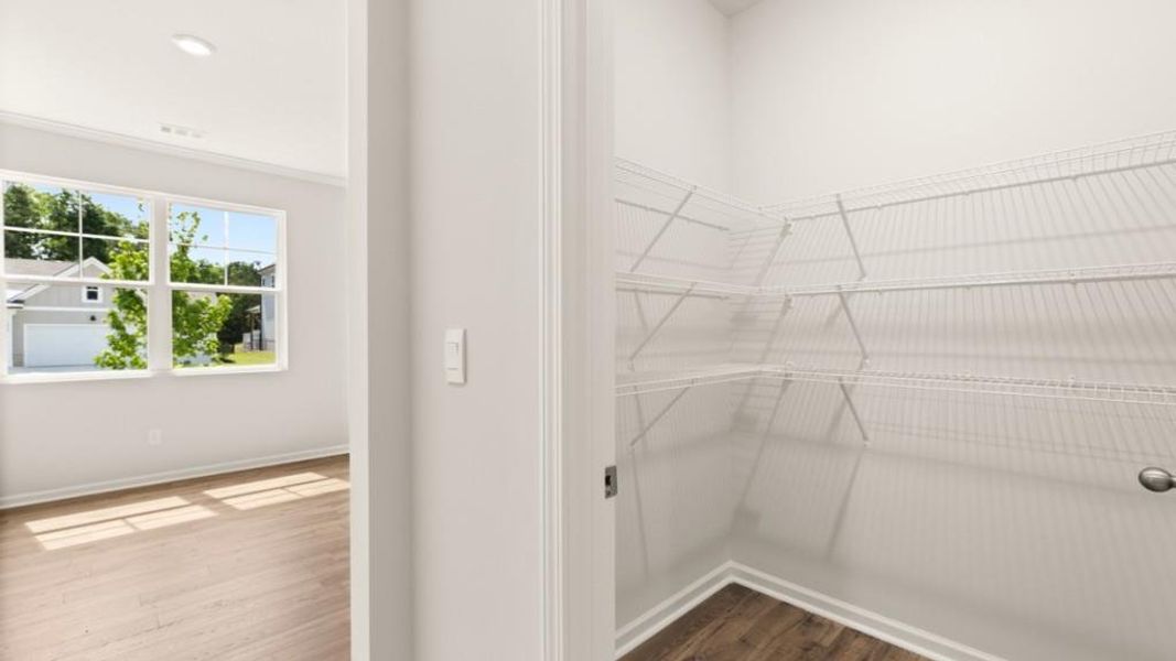 Spacious, unfurnished interior of a new home in Falcon Landing, Gainesville (Image 21).