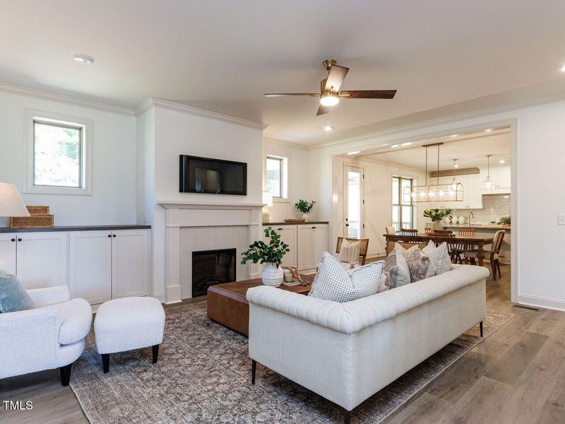 008-1280x960-living-room