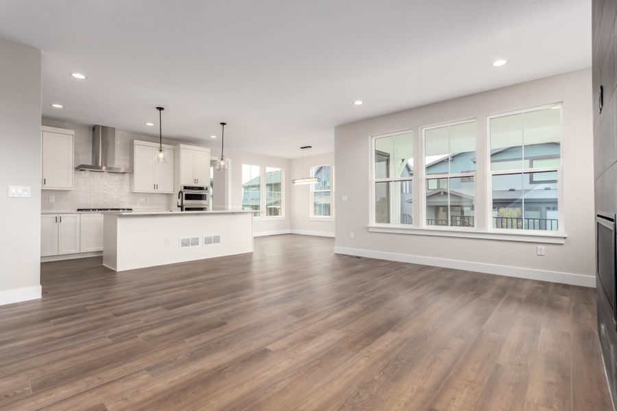 Spacious, unfurnished interior of a new home in West Grange, Longmont (Image 25).