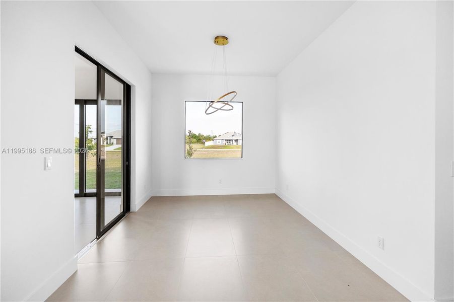 Spacious, unfurnished interior of a new home in , Cape Coral (Image 24).