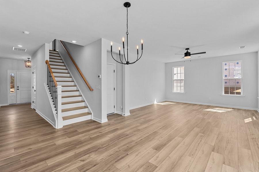 Spacious, unfurnished interior of a new home in Fieldstone, Lexington (Image 35).