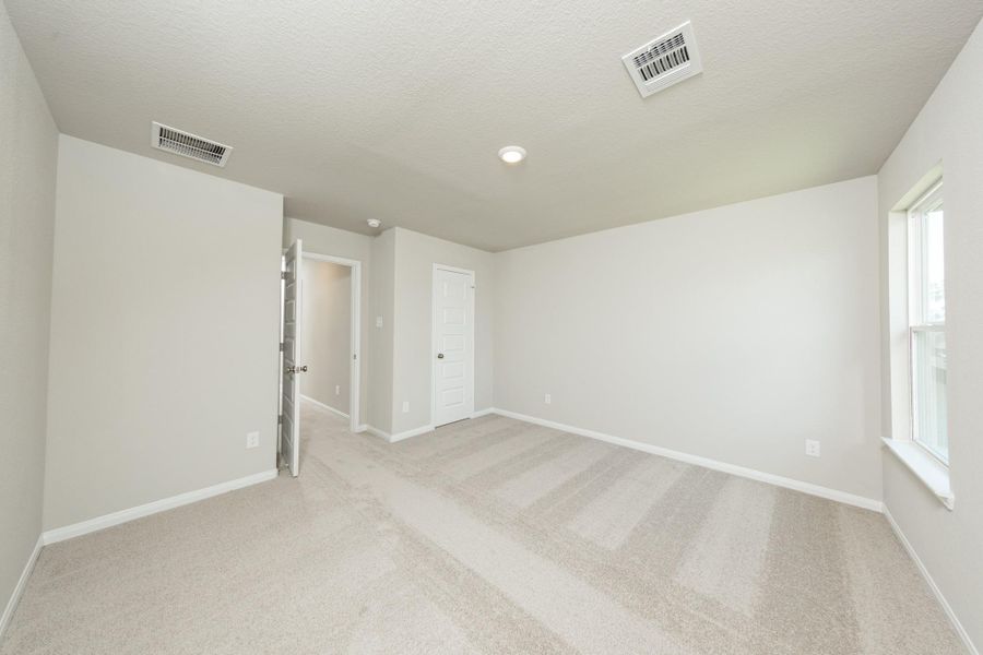 Spacious, unfurnished interior of a new home in Cliffstone Hills, Conroe (Image 13). Spacious, unfurnished interior of a new home in Cliffstone Hills, Conroe (Image 13).
