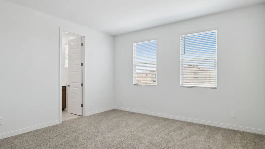 Spacious, unfurnished interior of a new home in El Cidro, Goodyear (Image 36).