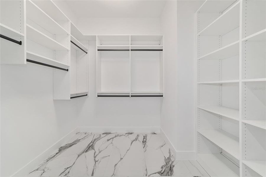 Spacious, unfurnished interior of a new home in , Ocala (Image 26).