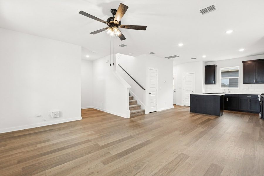 Spacious, unfurnished interior of a new home in Mayfair, New Braunfels (Image 18).