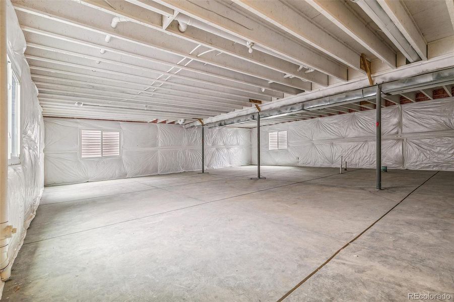 Image 35 of a home in Farmlore.