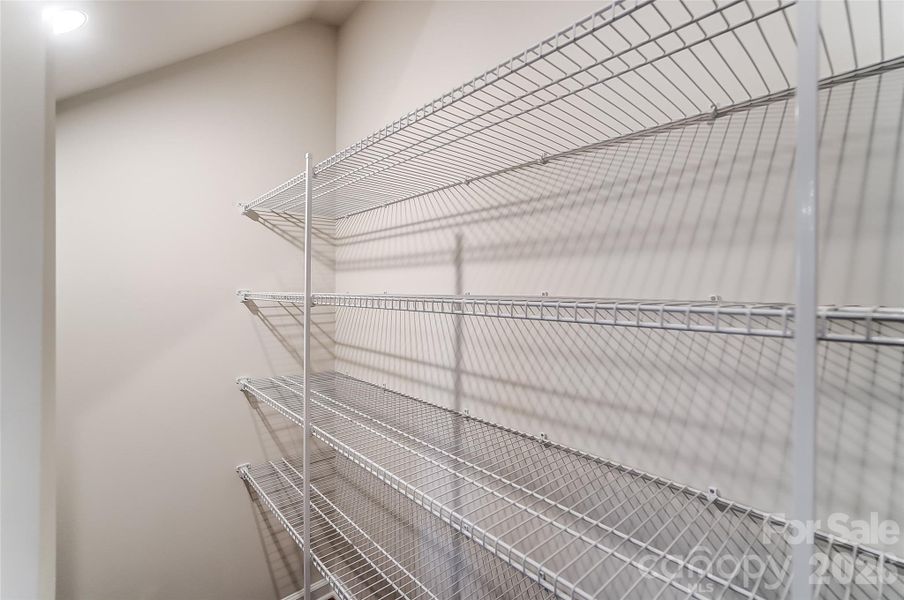 Spacious, unfurnished interior of a new home in Cheyney, Charlotte (Image 23).