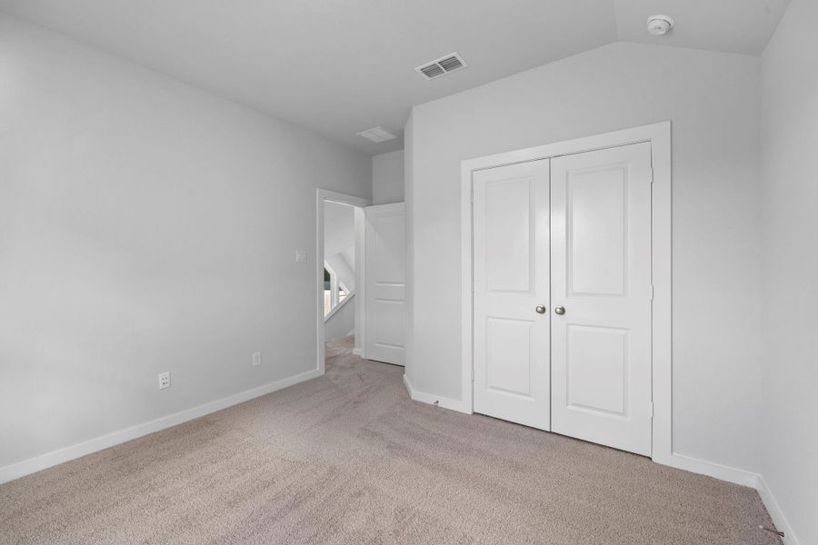 Spacious, unfurnished interior of a new home in Sienna 45', 50', Missouri City (Image 34). Spacious, unfurnished interior of a new home in Sienna 45', 50', Missouri City (Image 34).