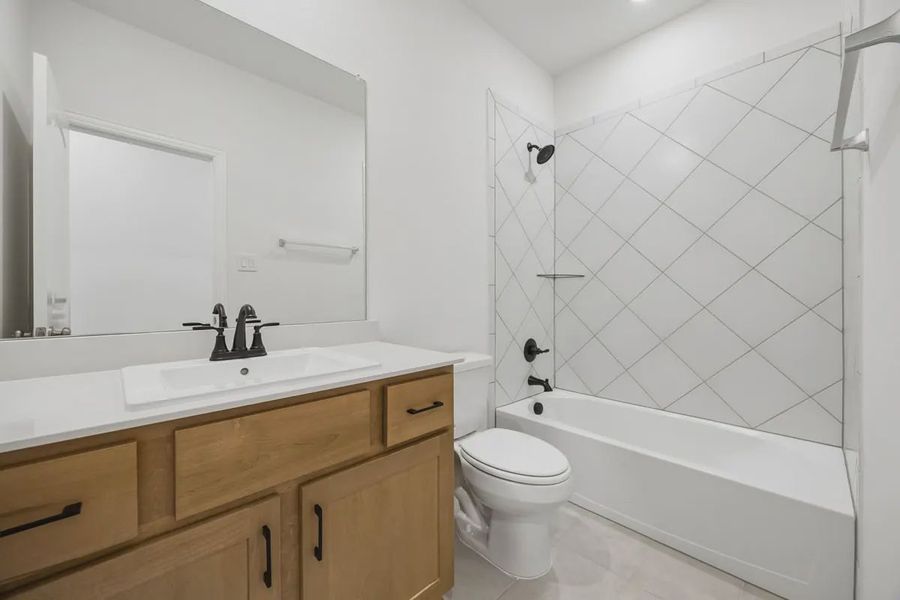 Furnished interior view inside a new home in Avondale, Fate (Image 9).