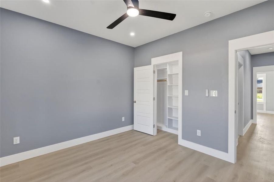Spacious, unfurnished interior of a new home in , Gun Barrel City (Image 20).