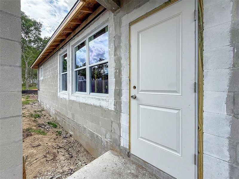 Exterior details and patio area of a home in , Spring Hill (Image 4).