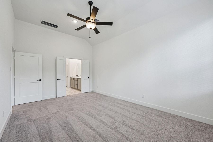 Spacious, unfurnished interior of a new home in Kresston, Montgomery (Image 27).