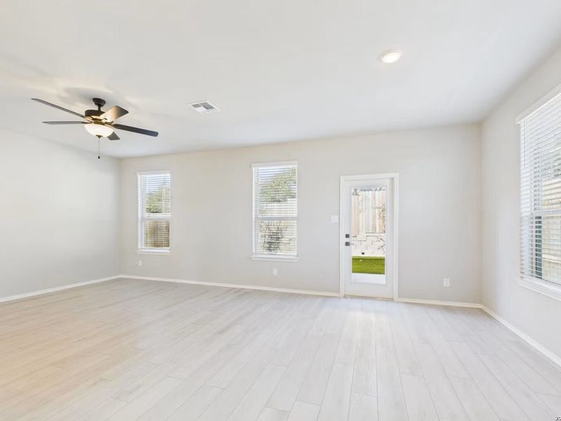Spacious, unfurnished interior of a new home in Meadows at Oak Creek, San Antonio (Image 16). Spacious, unfurnished interior of a new home in Meadows at Oak Creek, San Antonio (Image 16).
