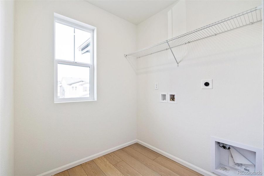 Spacious, unfurnished interior of a new home in Turnberry, Commerce City (Image 17).