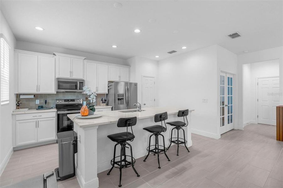 Furnished interior view inside a new home in Ridgeview, Clermont (Image 9).