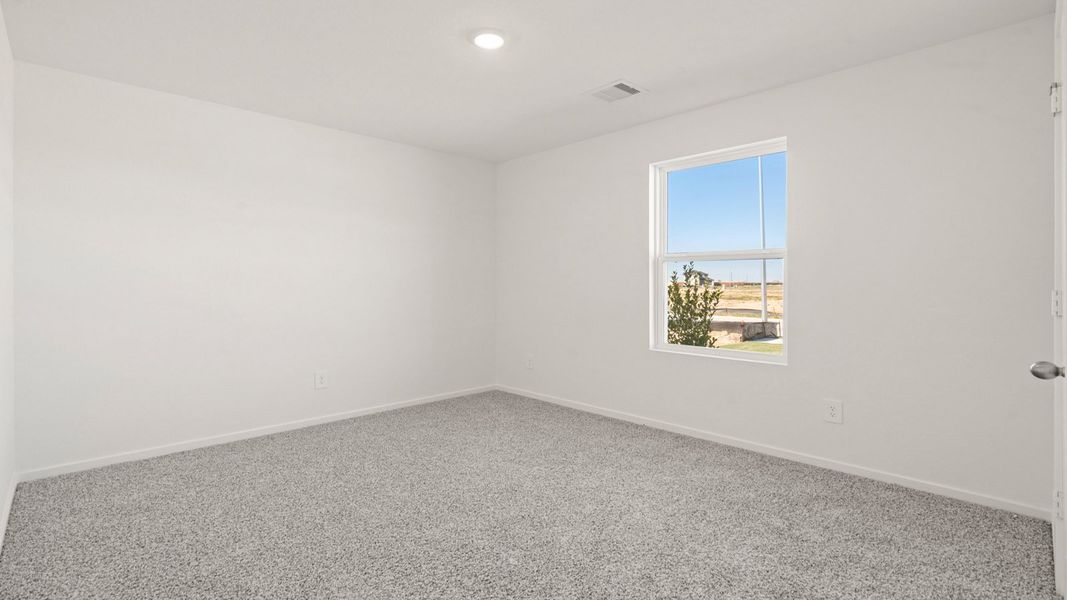 Spacious, unfurnished interior of a new home in Sunterra Lakes, Brookshire (Image 14).