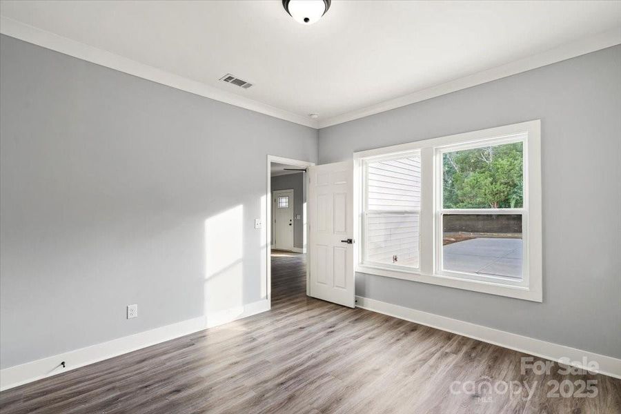 Spacious, unfurnished interior of a new home in , Salisbury (Image 19).