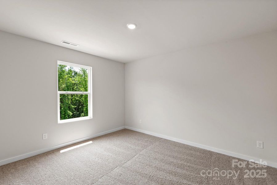 Spacious, unfurnished interior of a new home in Knights Bridge, Richburg (Image 9).