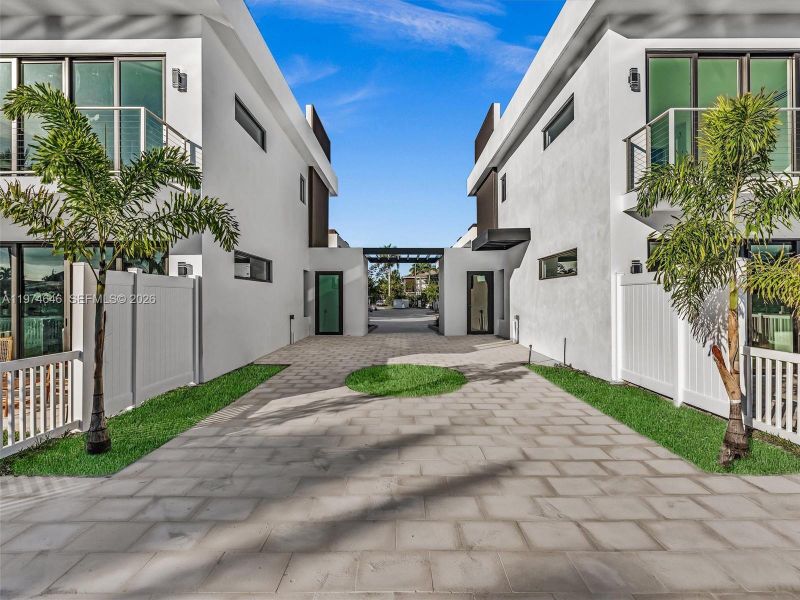 Exterior details and patio area of a home in , Dania Beach (Image 38).