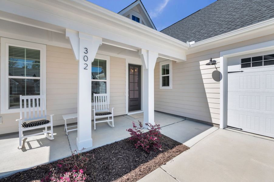 Representative exterior details of a home built from the The Amherst by RobuckHomes in Windwater, Hampstead (Image 32).